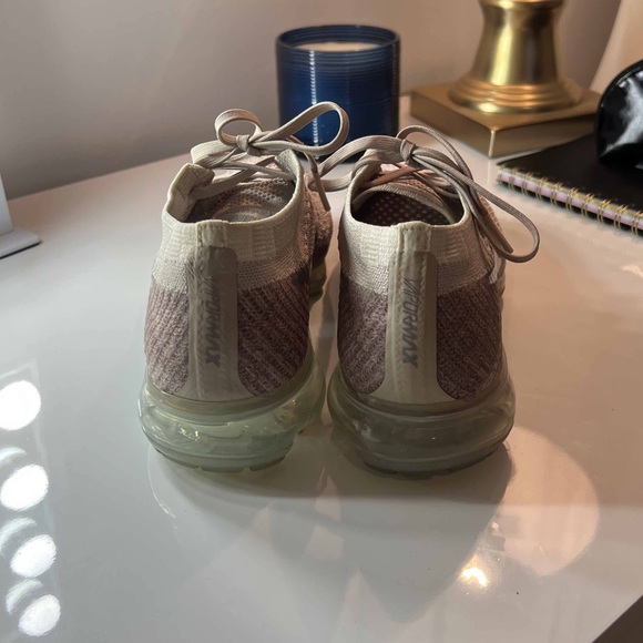 Nike Womens Vapormax - Picture 4 of 8